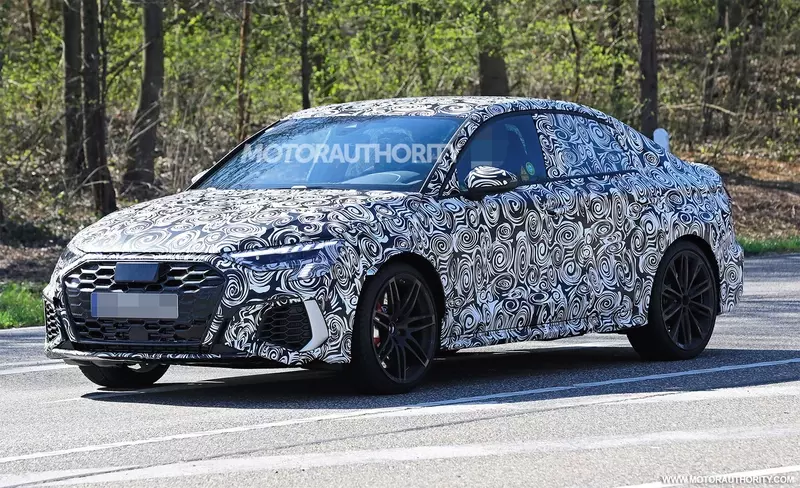 Spy shots of the 2022 Audi RS 3.