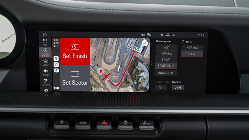 The Porsche Track Precision app extends the functionality of the virtual driving coach.