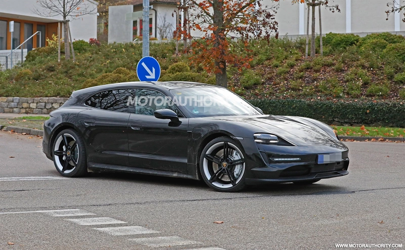 Spy shots of the 2021 Porsche Taycan Cross Turismo: the electric station wagon sheds its camouflage.