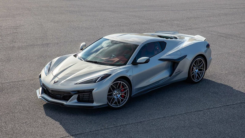 The 2023 Chevrolet Corvette Z06 debuts on October 26, screaming flat-twin V8 with a top speed of 8,600 rpm.