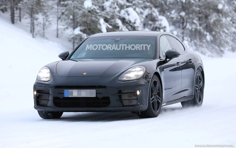 Spy shots of the 2023 Porsche Panamera: the second batch of updates.