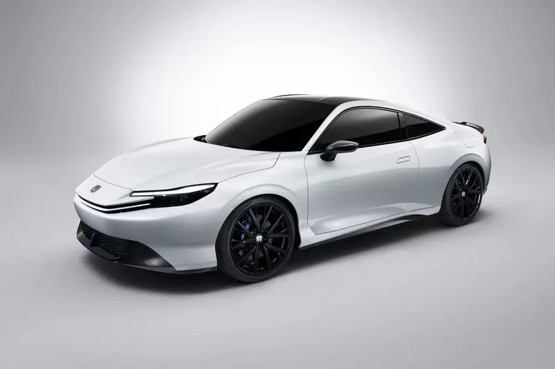 Honda Prelude Returns as a Hybrid Electric Coupe Concept