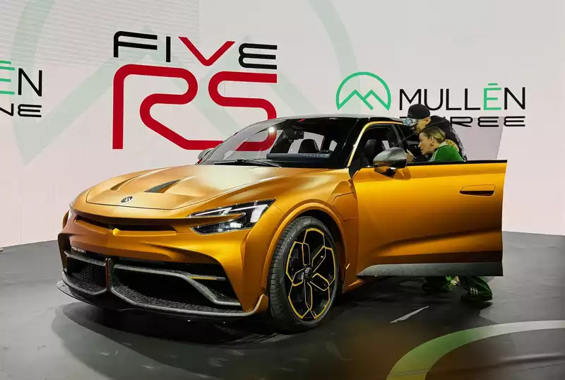 Mullen Five RS, an electric crossover with over 1,000 horsepower, debuts